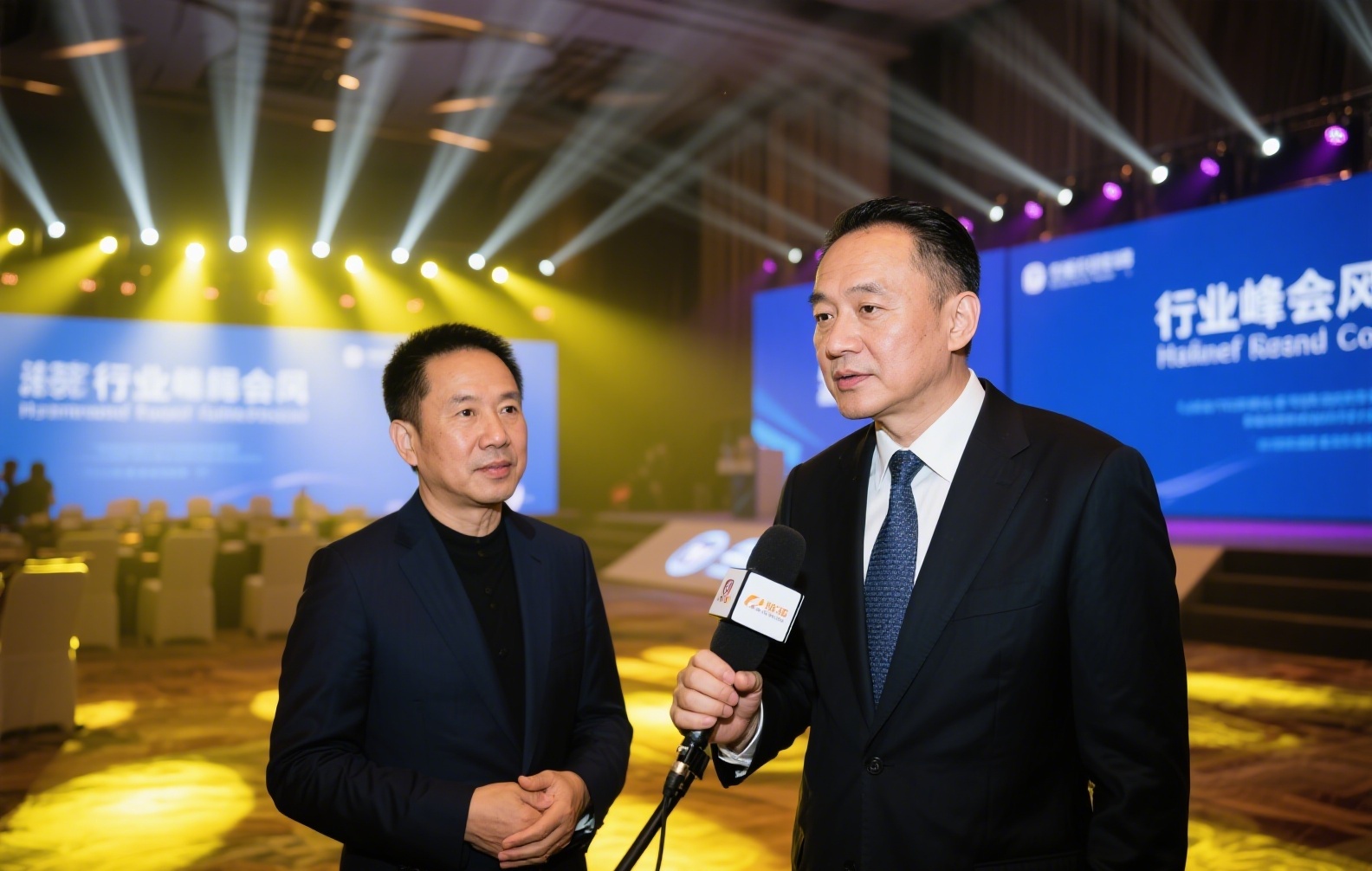 USDR vs USDC:两大算法稳定币的机制对比与风险揭秘